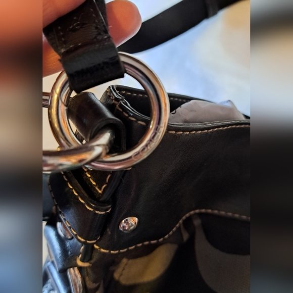 GENUINE COACH LEATHER AND JACQUARD CONVERTIBLE BUCKET BAG - Picture 9 of 16